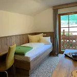 Heisshof Guest house 3*