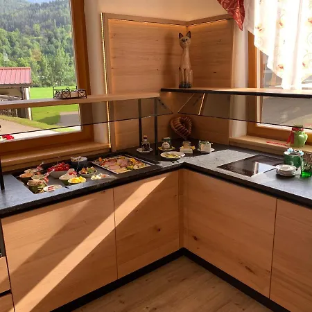 Guest house Heisshof 3*