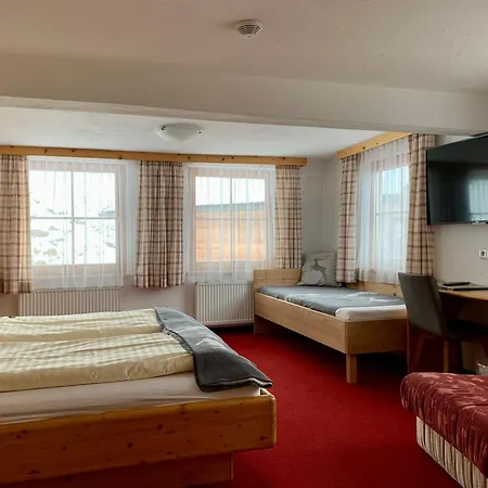 Guest house Heisshof 3*