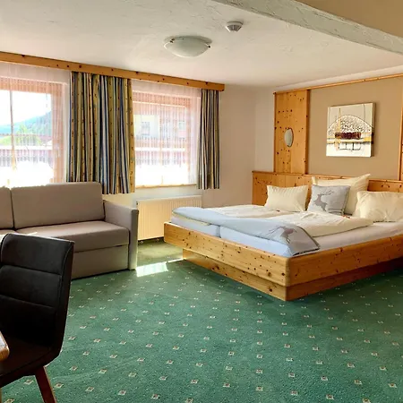 Guest house Heisshof 3*