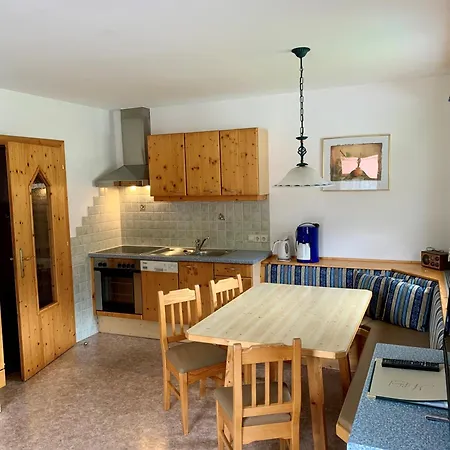 Heisshof Guest house 3*