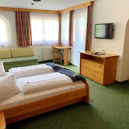 Guest house Heisshof 3*