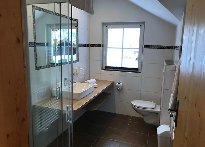 Heisshof بيت ضيافة سخلادميخ